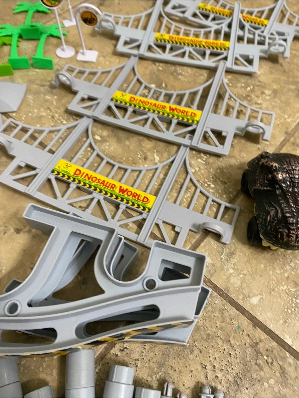Colorful Dinosaur World Flexible Race Track 75 Piece Playset Cars Incomplete